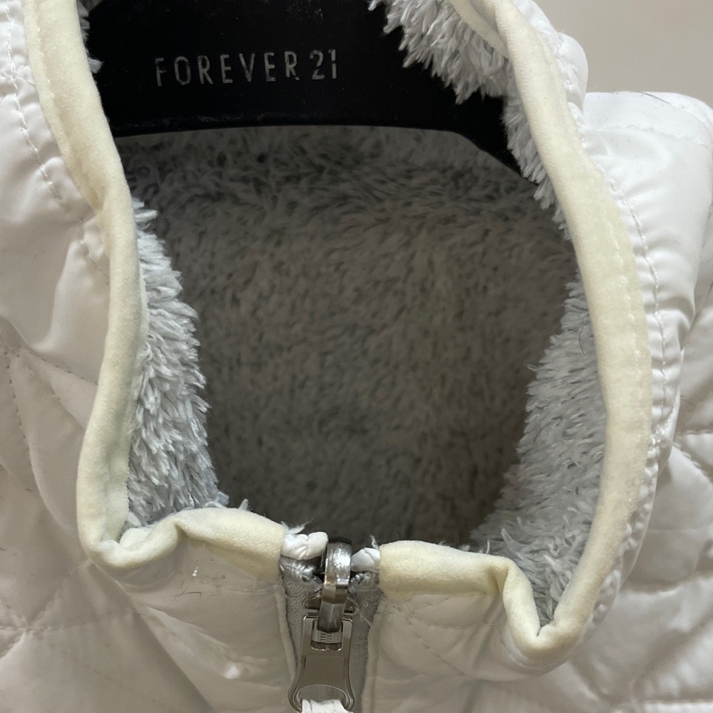 Free Country Quilted Ivory Vest - Picture 7 of 9